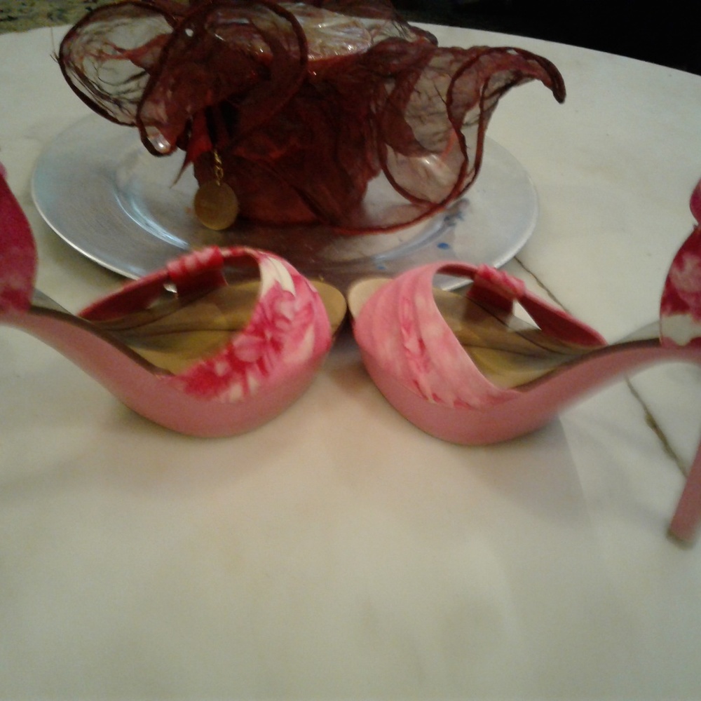 Pink Rose Platform Heels - Picture 6 of 8